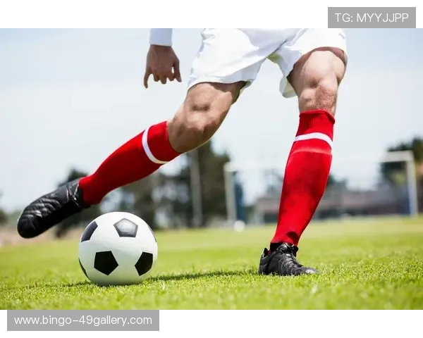 足球踢球星辉的发明者是谁及其对足球运动的影响与发展